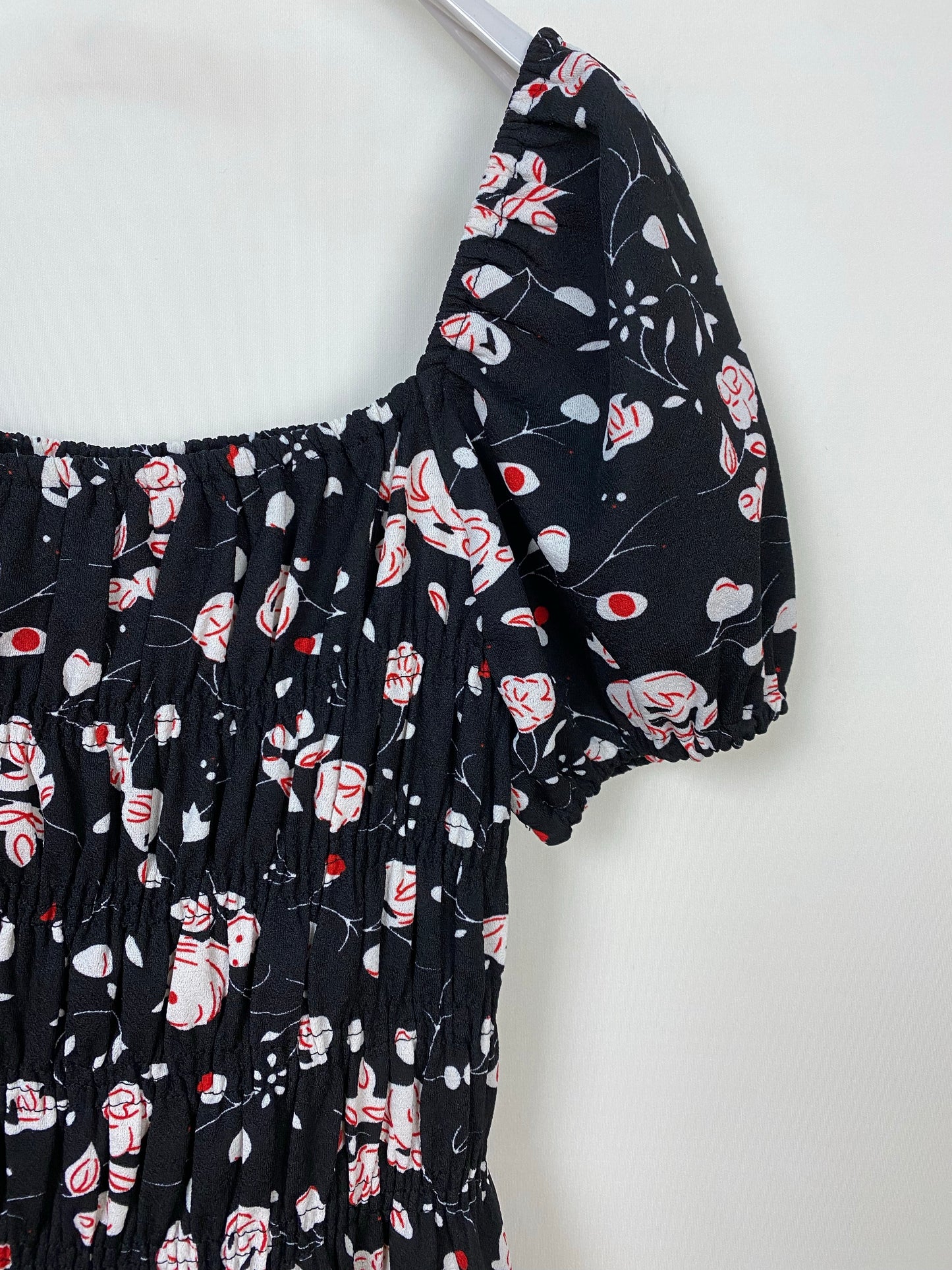 Pleasant Dreams Classic Dress Knee Length Coming Up Roses