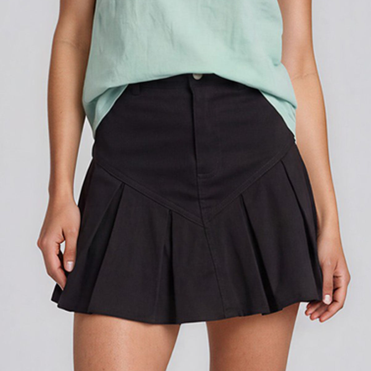 Y2K Ultra Stretch Skort V-Yoke Pleats