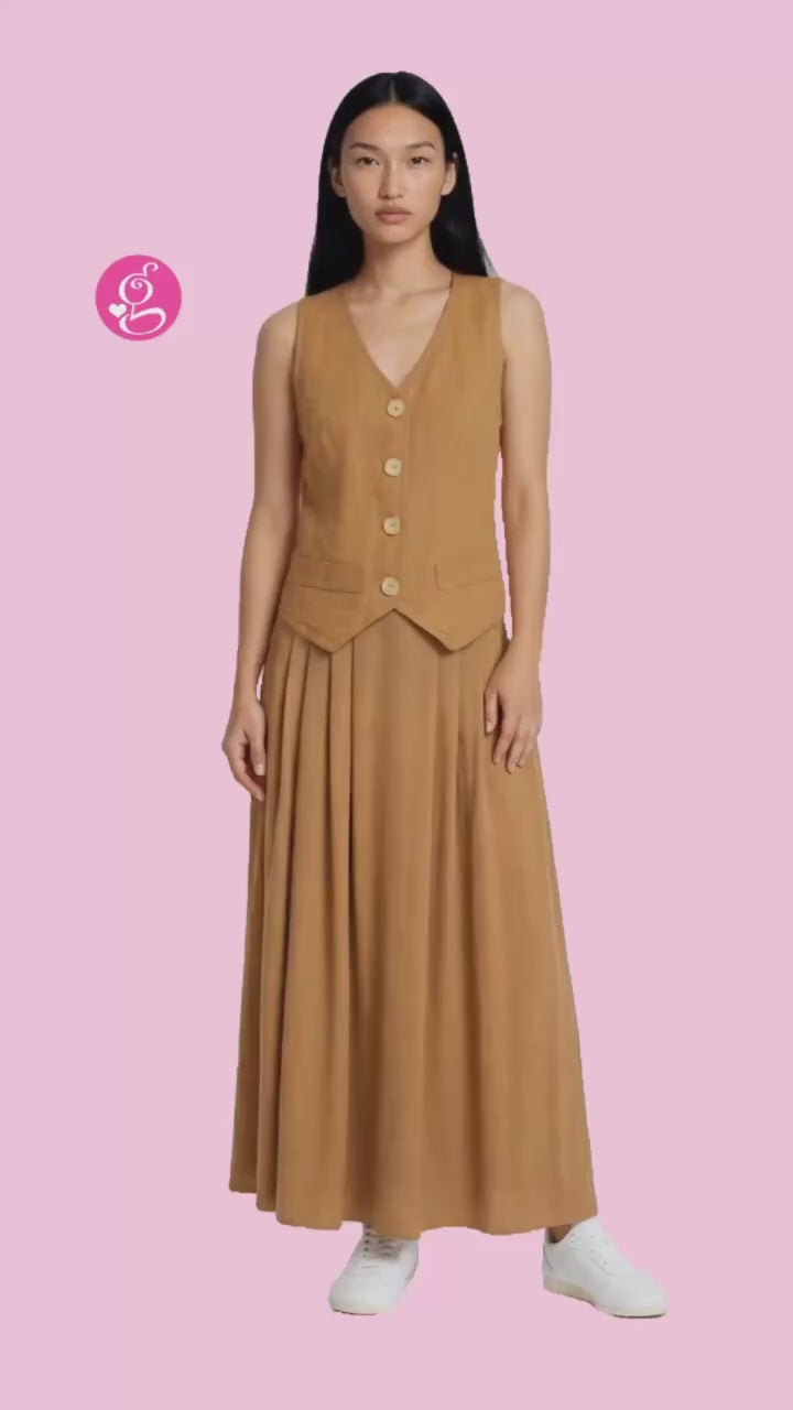 Load video: Style starts with the perfect basics.